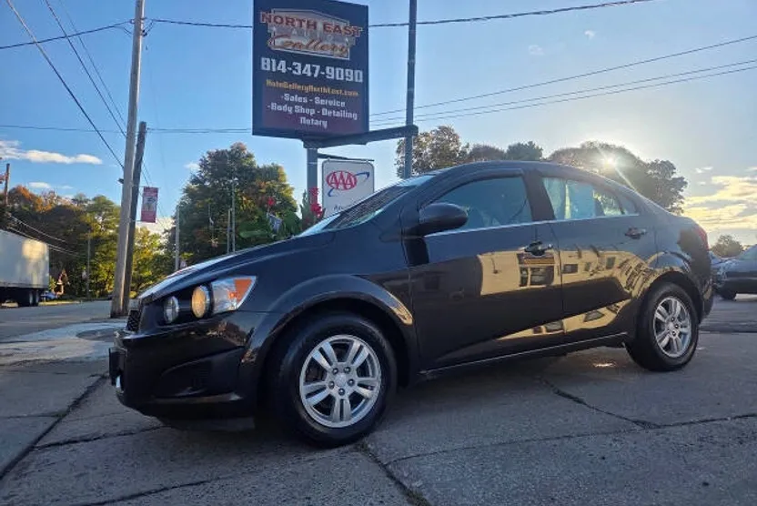 2013 Chevrolet Sonic LT photo 1