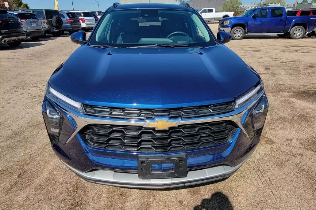 2024 Chevrolet Trax LT photo 1