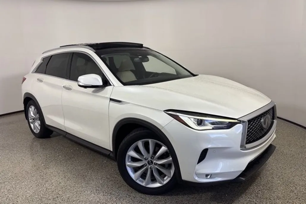 2019 Infiniti QX50 Essential photo 1