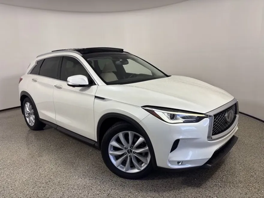 2019 Infiniti QX50 Essential photo 1
