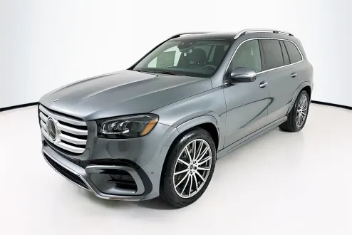 2025 Mercedes Benz GLS 450 4MATIC photo 3