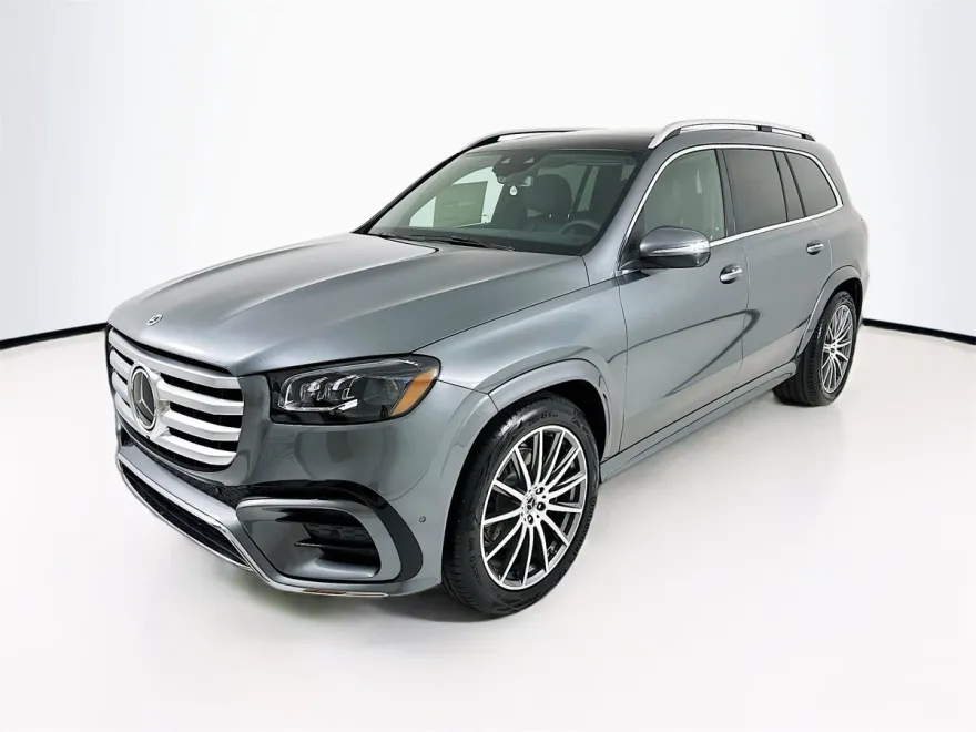 2025 Mercedes Benz GLS 450 4MATIC photo 3