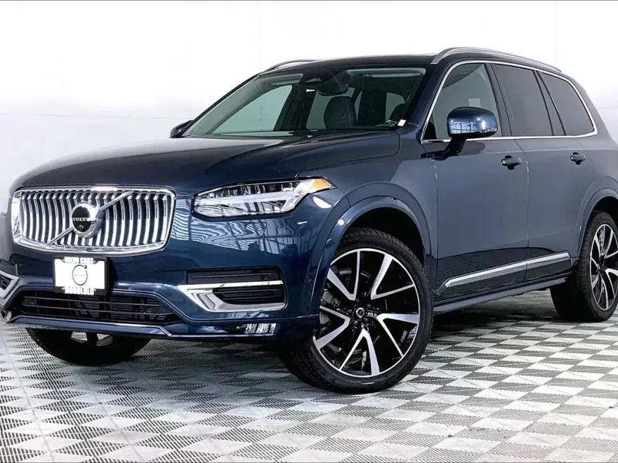 2023 Volvo XC90 AWD Plus photo 1