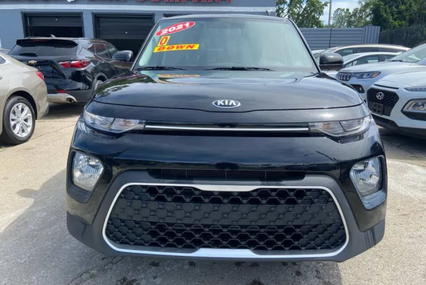 2021 Kia Soul LX photo 1