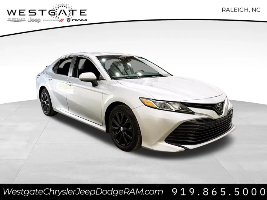 2018 Toyota Camry L photo 1
