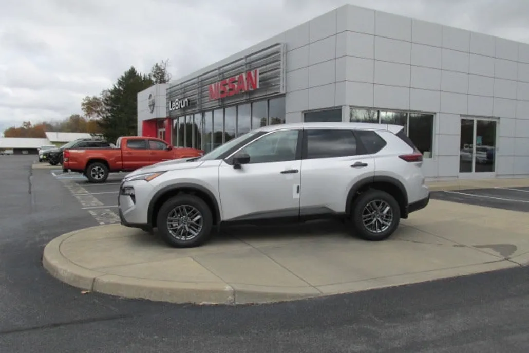 2025 Nissan Rogue S photo 1
