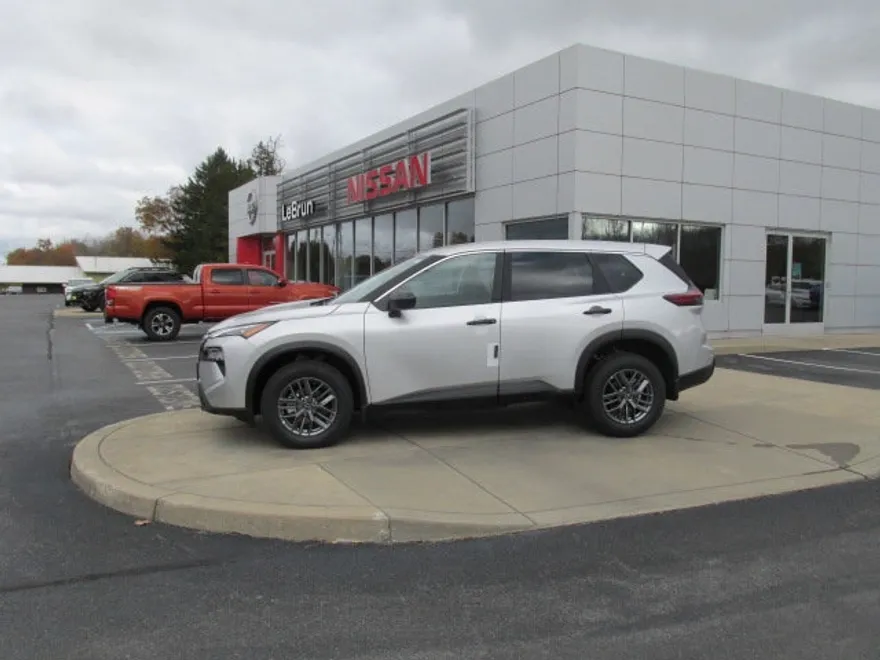 2025 Nissan Rogue S photo 1