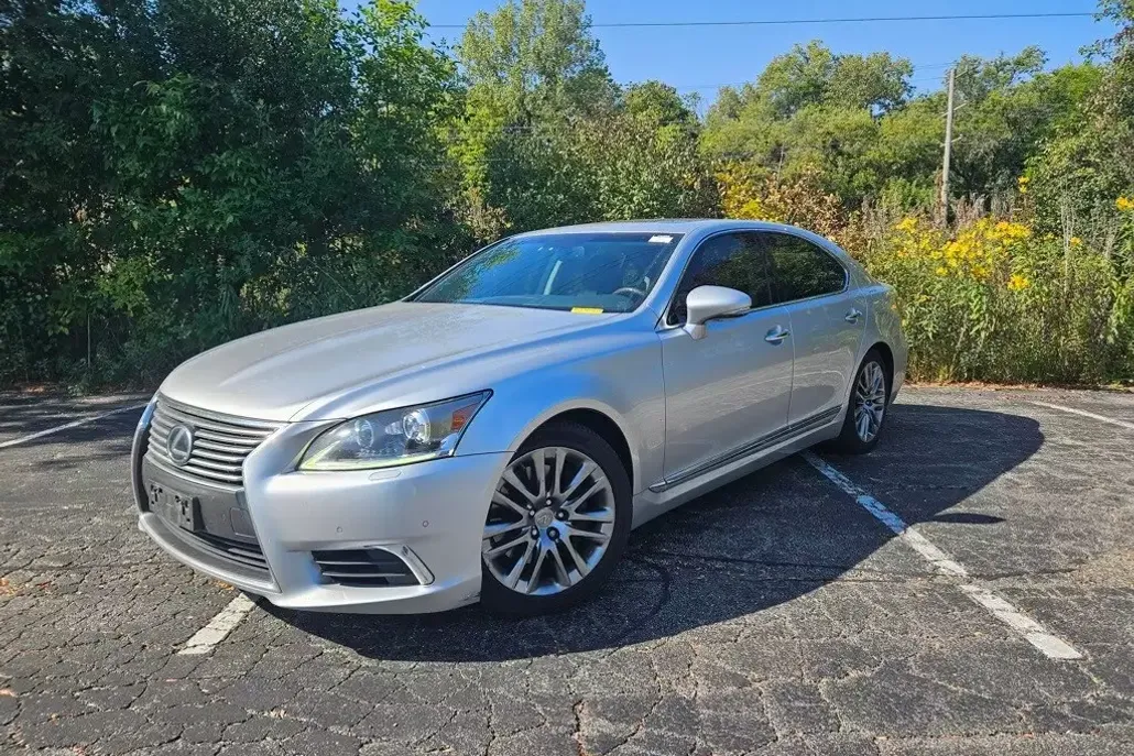 2014 Lexus LS 460 photo 1