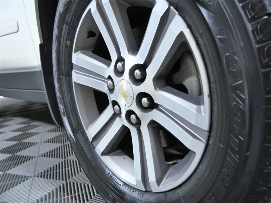 2015 Chevrolet Traverse 2LT photo 1