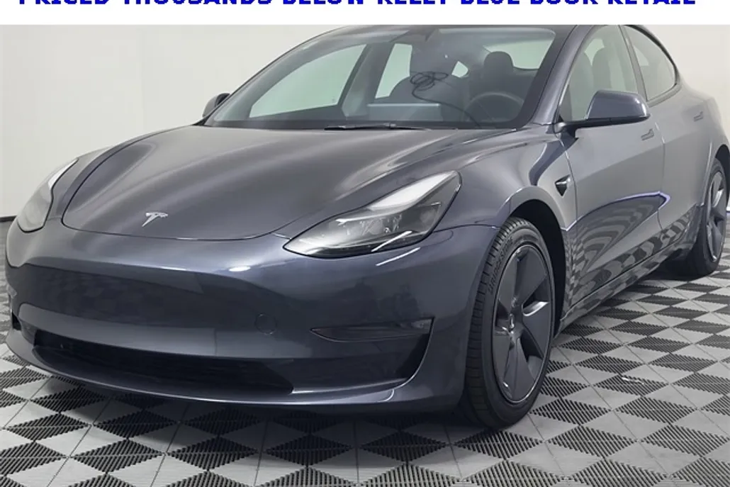 2023 Tesla Model 3 Long Range photo 1