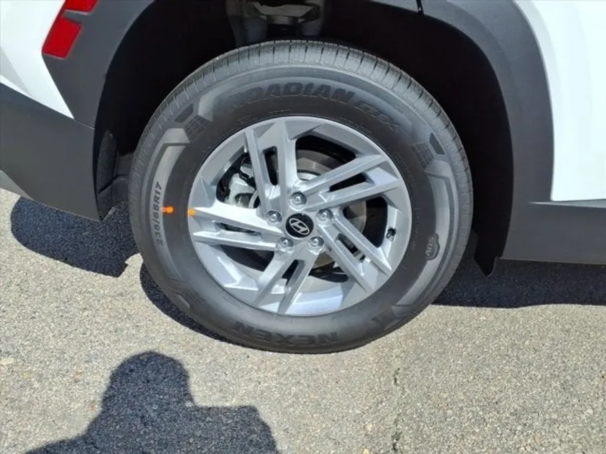 2026 Hyundai Tucson SE photo 1