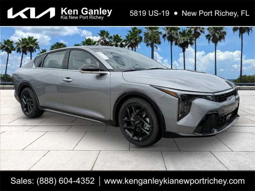 2025 Kia K4 GT-Line Turbo photo 1
