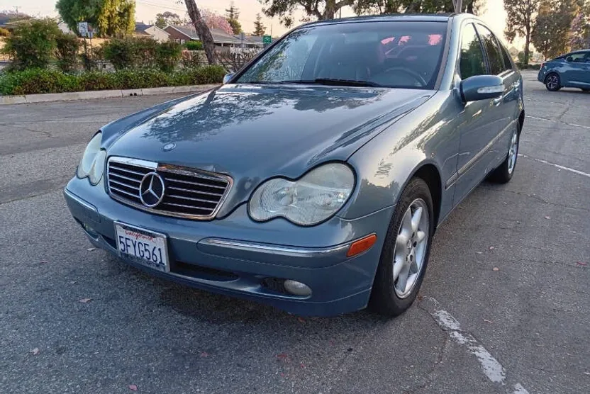 2004 Mercedes Benz C 240 photo 1
