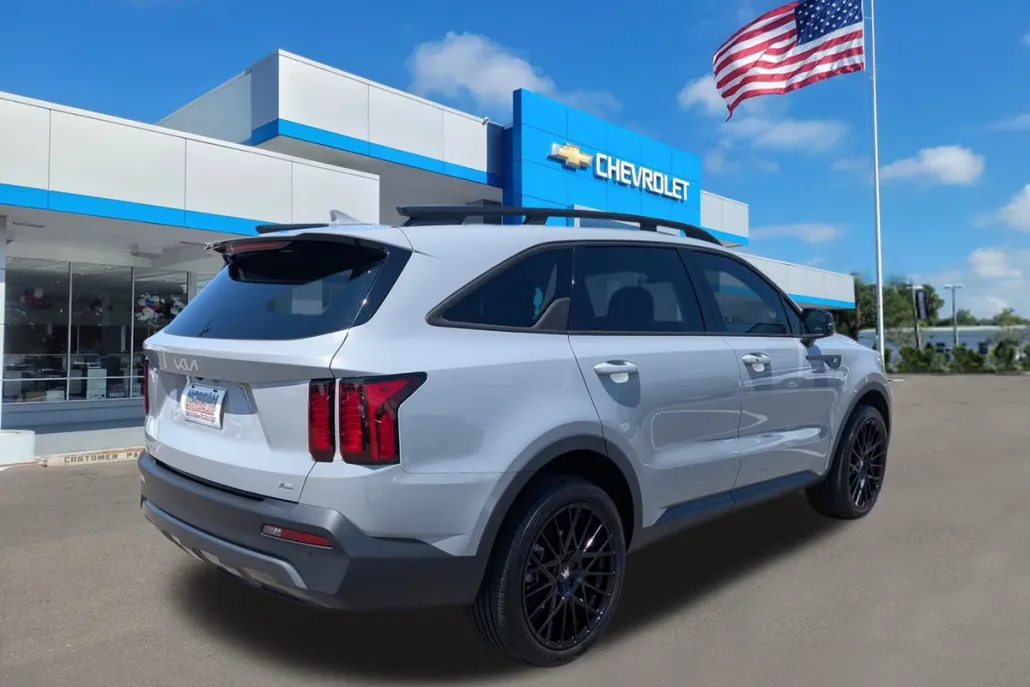 2023 Kia Sorento X-Line S photo 1