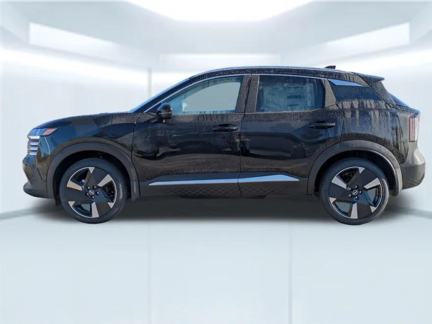 2025 Nissan Kicks SR photo 1