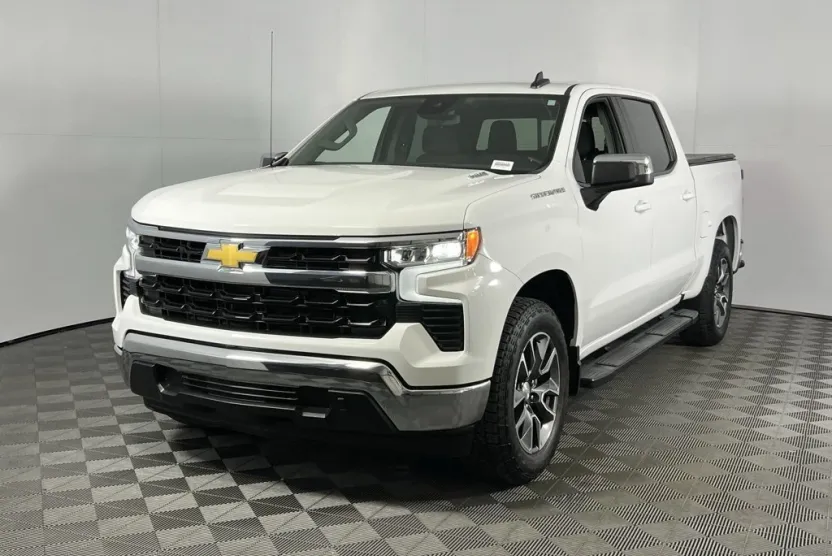 2024 Chevrolet Silverado 1500 LT photo 1