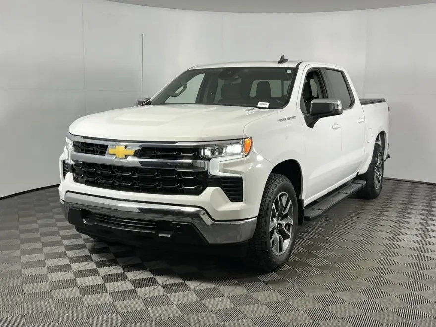 2024 Chevrolet Silverado 1500 LT photo 1
