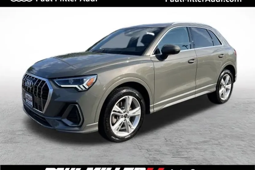 2022 Audi Q3 S line Premium Plus photo 1