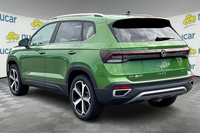 2025 Volkswagen Taos SEL photo 1