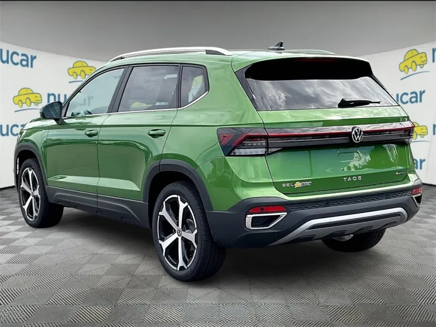 2025 Volkswagen Taos SEL photo 1