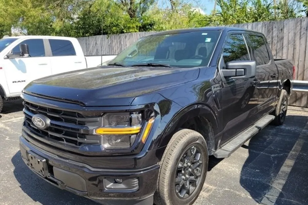 2025 Ford F-150 XLT photo 1