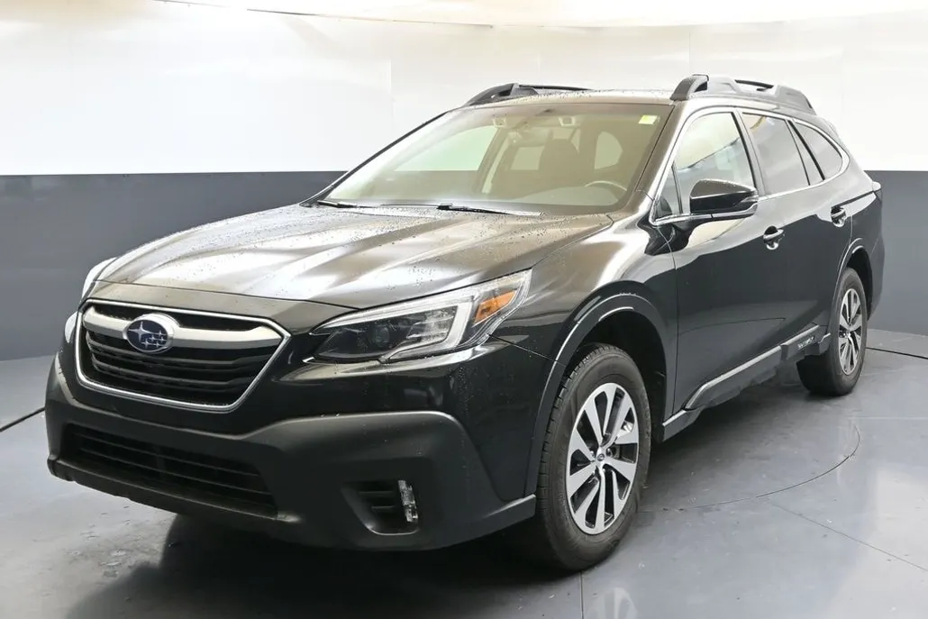 2020 Subaru Outback Premium photo 1