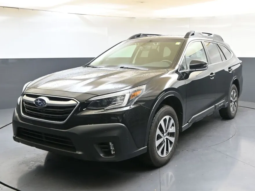 2020 Subaru Outback Premium photo 1