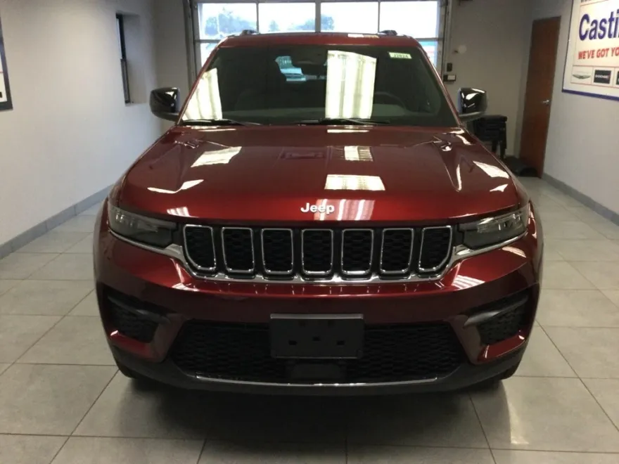 2025 Jeep Grand Cherokee Laredo X photo 1