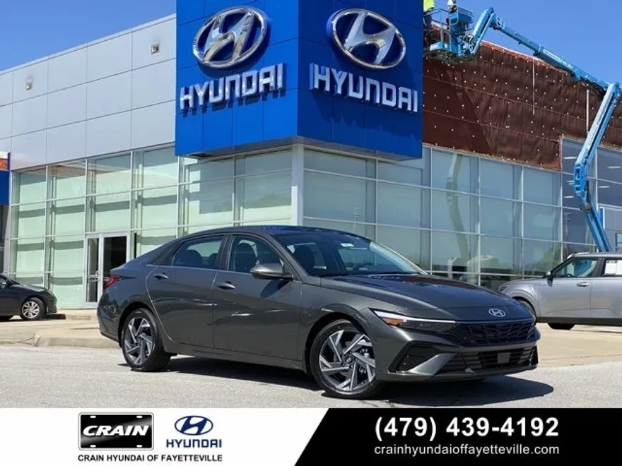 2025 Hyundai Elantra Limited photo 1