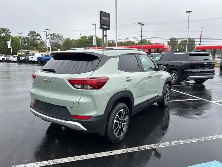 2026 Chevrolet Trailblazer LT photo 1