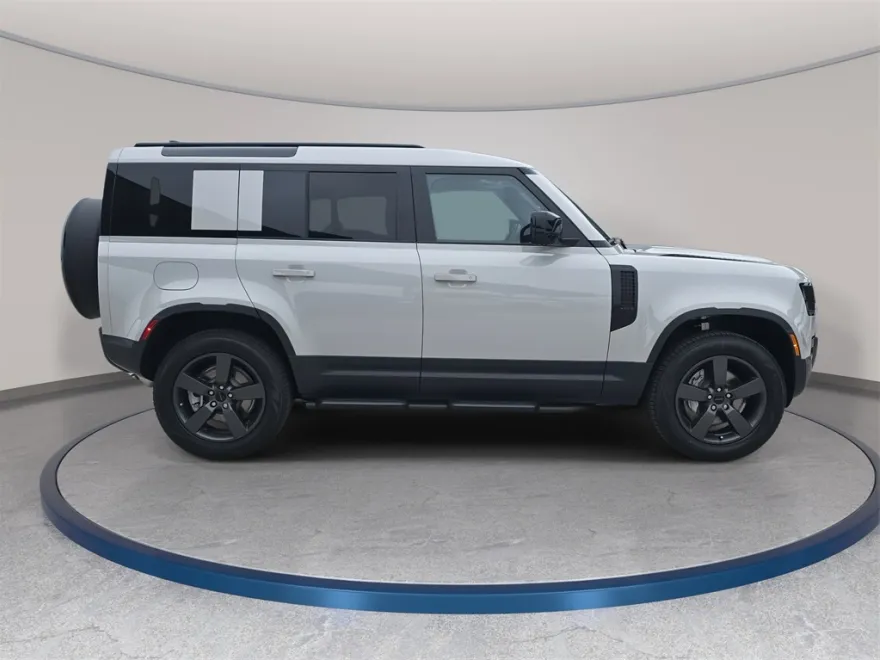 2026 Land Rover Defender 110 S photo 1