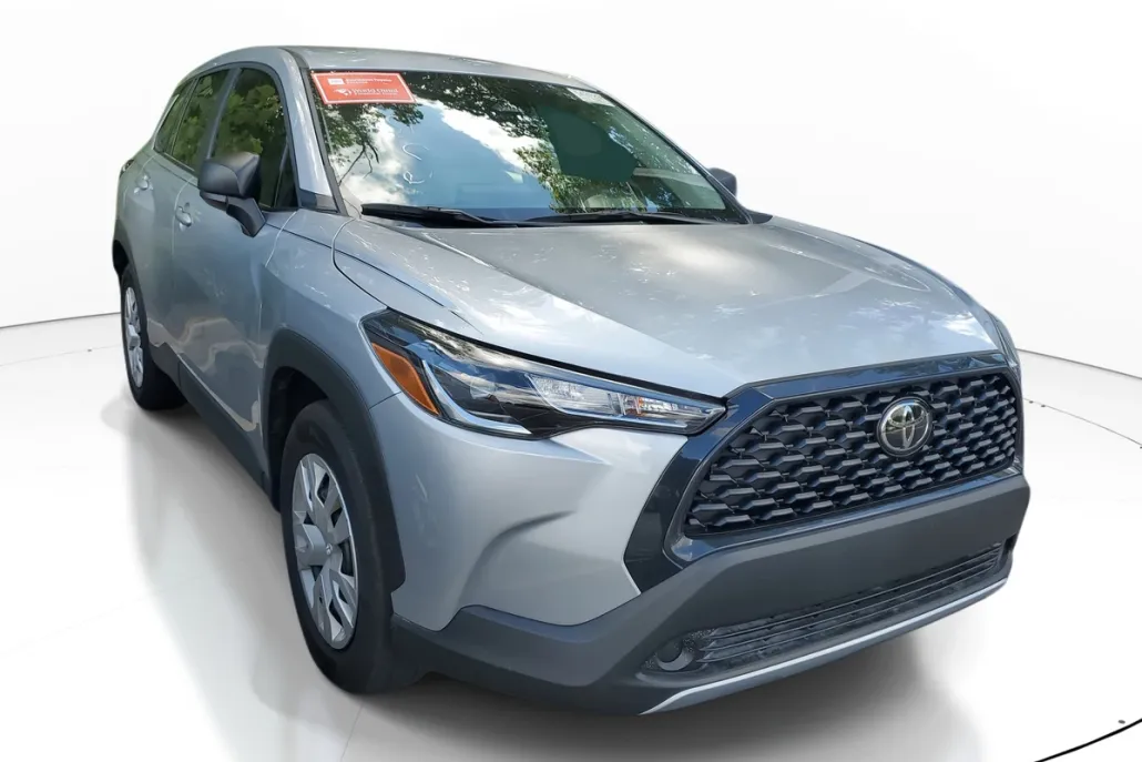 2024 Toyota Corolla Cross L photo 1