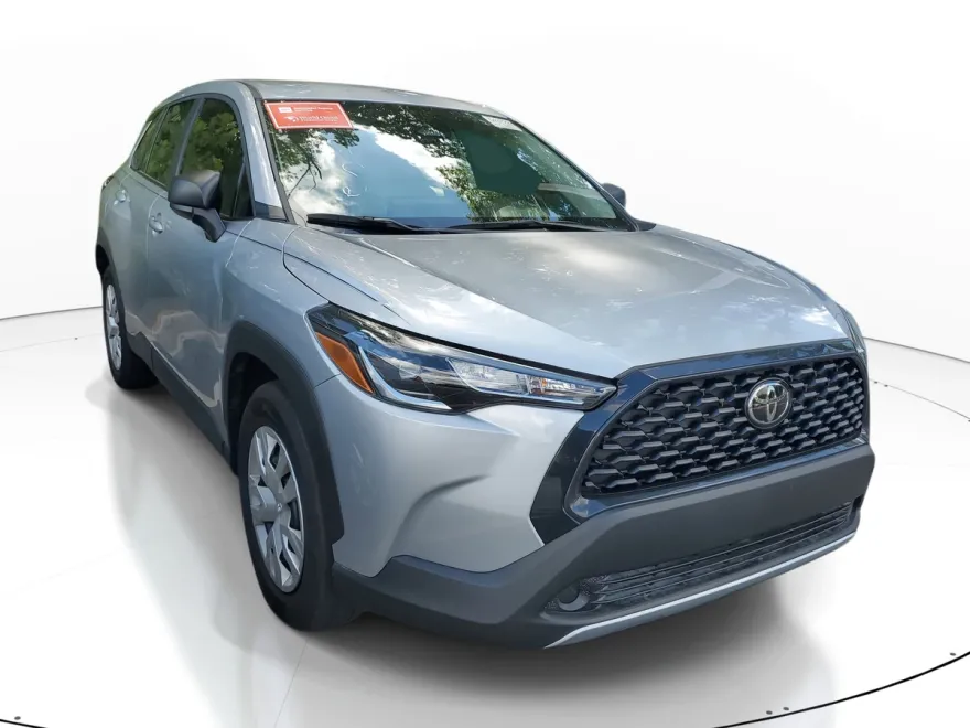 2024 Toyota Corolla Cross L photo 1