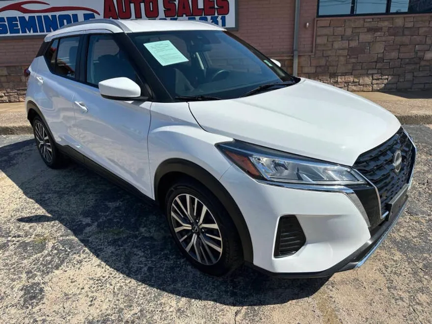 2022 Nissan Kicks SV photo 1