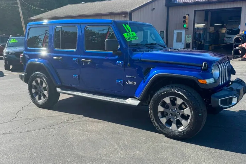 2019 Jeep Wrangler Unlimited Sahara Altitude photo 1