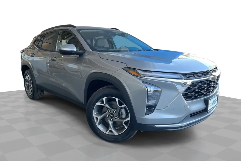 2025 Chevrolet Trax LT photo 1
