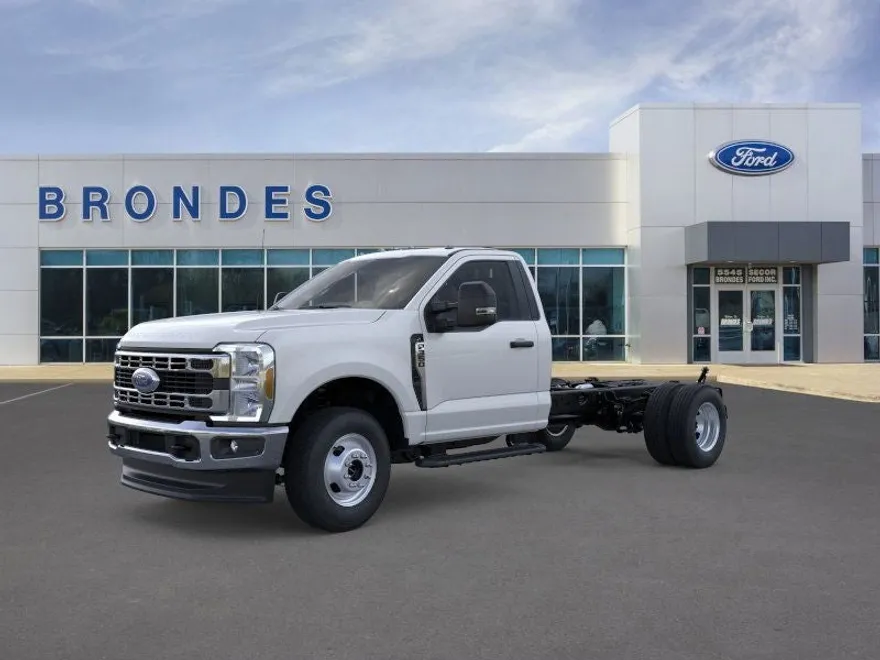 2025 Ford F-350 photo 1