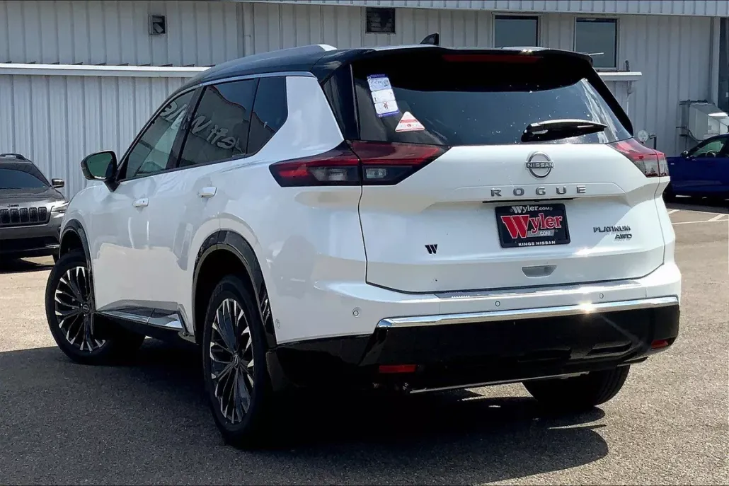 2026 Nissan Rogue Platinum photo 1
