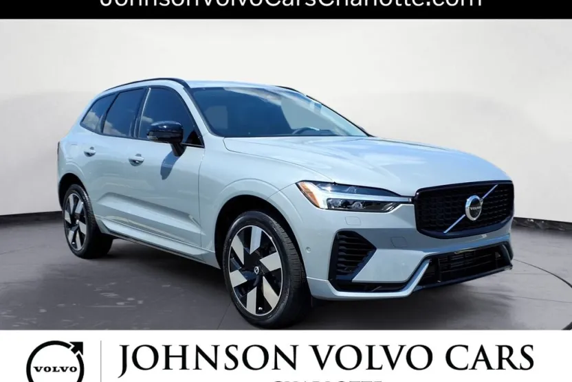 2024 Volvo XC60 Recharge Hybrid Ultimate photo 1