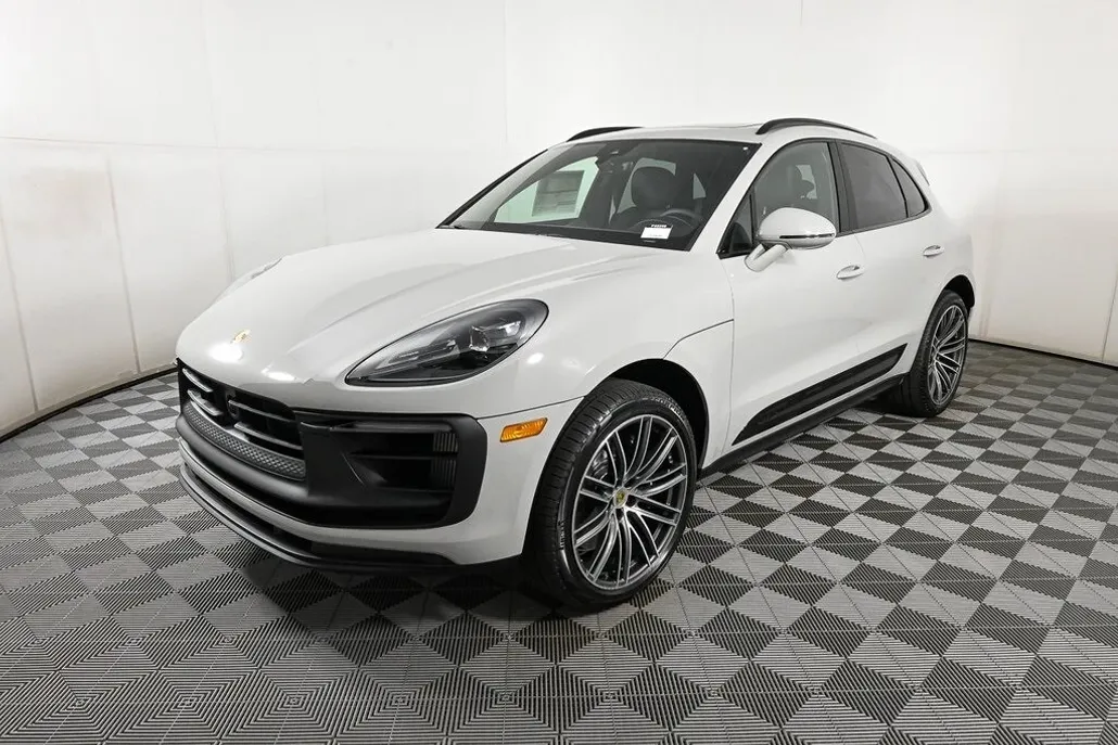 2026 Porsche Macan GTS photo 1