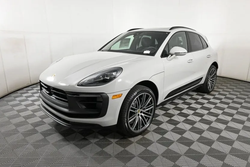2026 Porsche Macan GTS photo 1