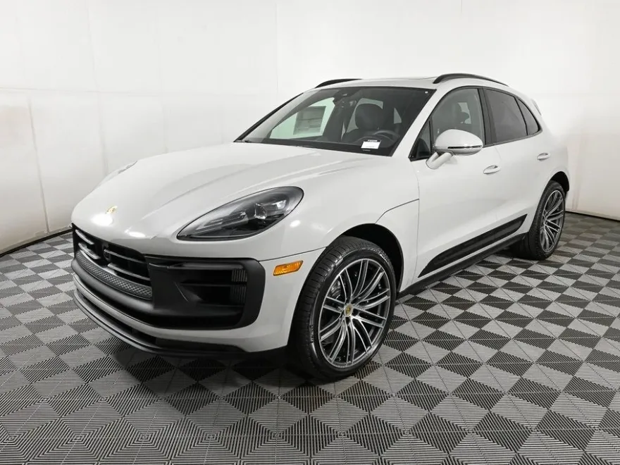 2026 Porsche Macan GTS photo 1