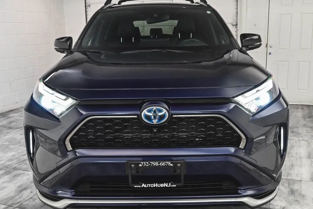 2022 Toyota RAV4 Prime XSE Premium photo 1