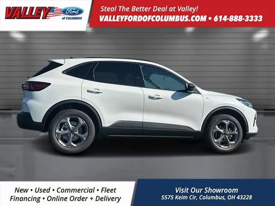 2025 Ford Escape ST-Line photo 1