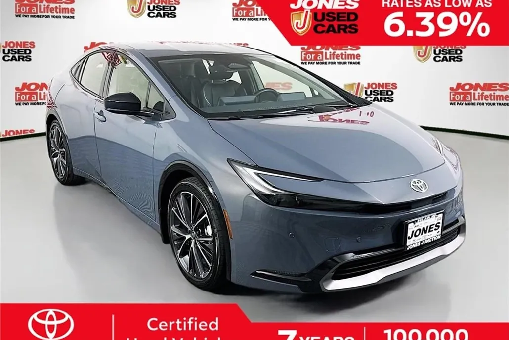 2024 Toyota Prius XLE photo 1