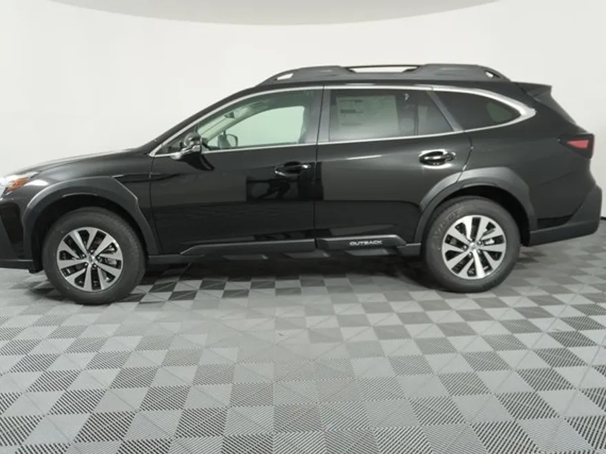 2025 Subaru Outback Premium photo 1