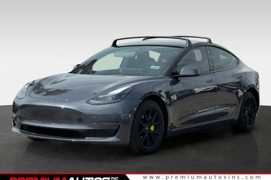 2023 Tesla Model 3 photo 1