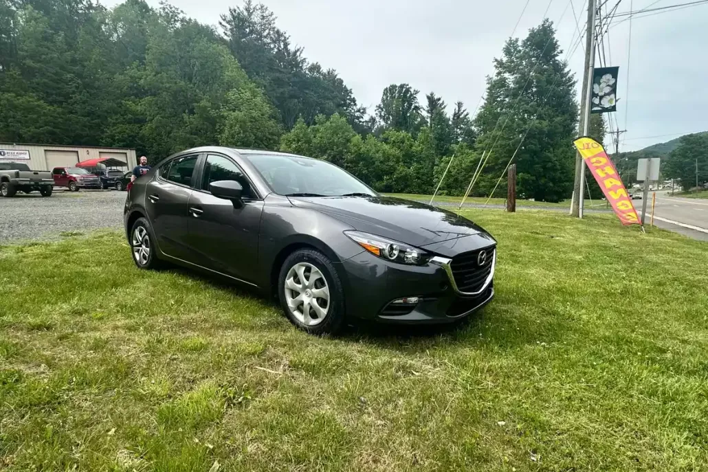 2018 Mazda Mazda3 Sport Sedan photo 1