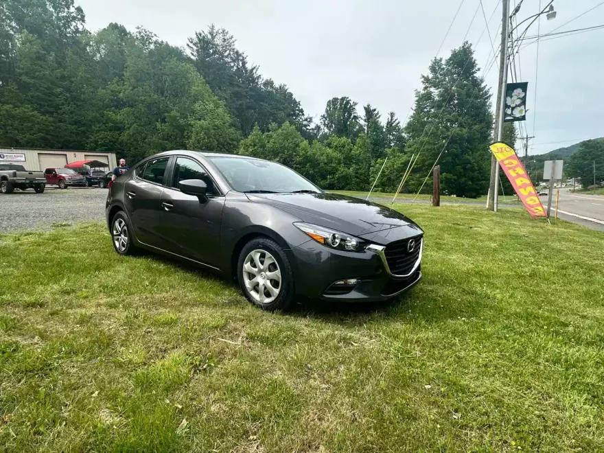 2018 Mazda Mazda3 Sport Sedan photo 1
