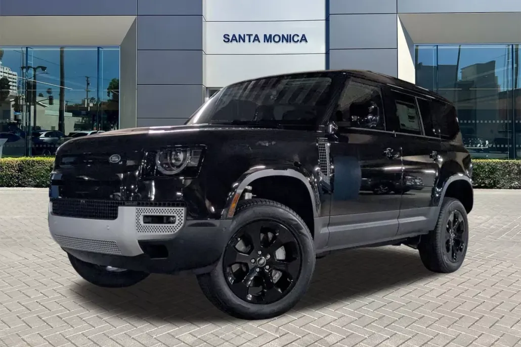 2025 Land Rover Defender 110 S photo 1